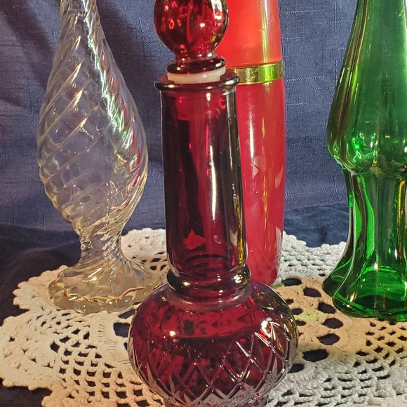 Elegant Vintage Avon Perfume Bottles - Picture 3 of 15